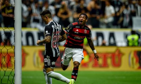 Plata foi o autor do gol que deu a vitória ao Flamengo no jogo de volta (Foto: Marcelo Cortes / CRF)