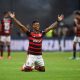 Bruno Henrique, junto de Arrascaeta e Gabigol se igualam a Zico e Júnior como jogadores com mais título no Flamengo (Foto: Marcelo Cortes / CRF)