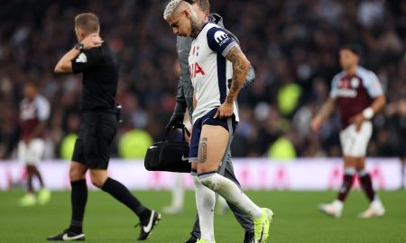 Richarlison saindo de campo. (Foto:Ryan Pierse/Getty Images)