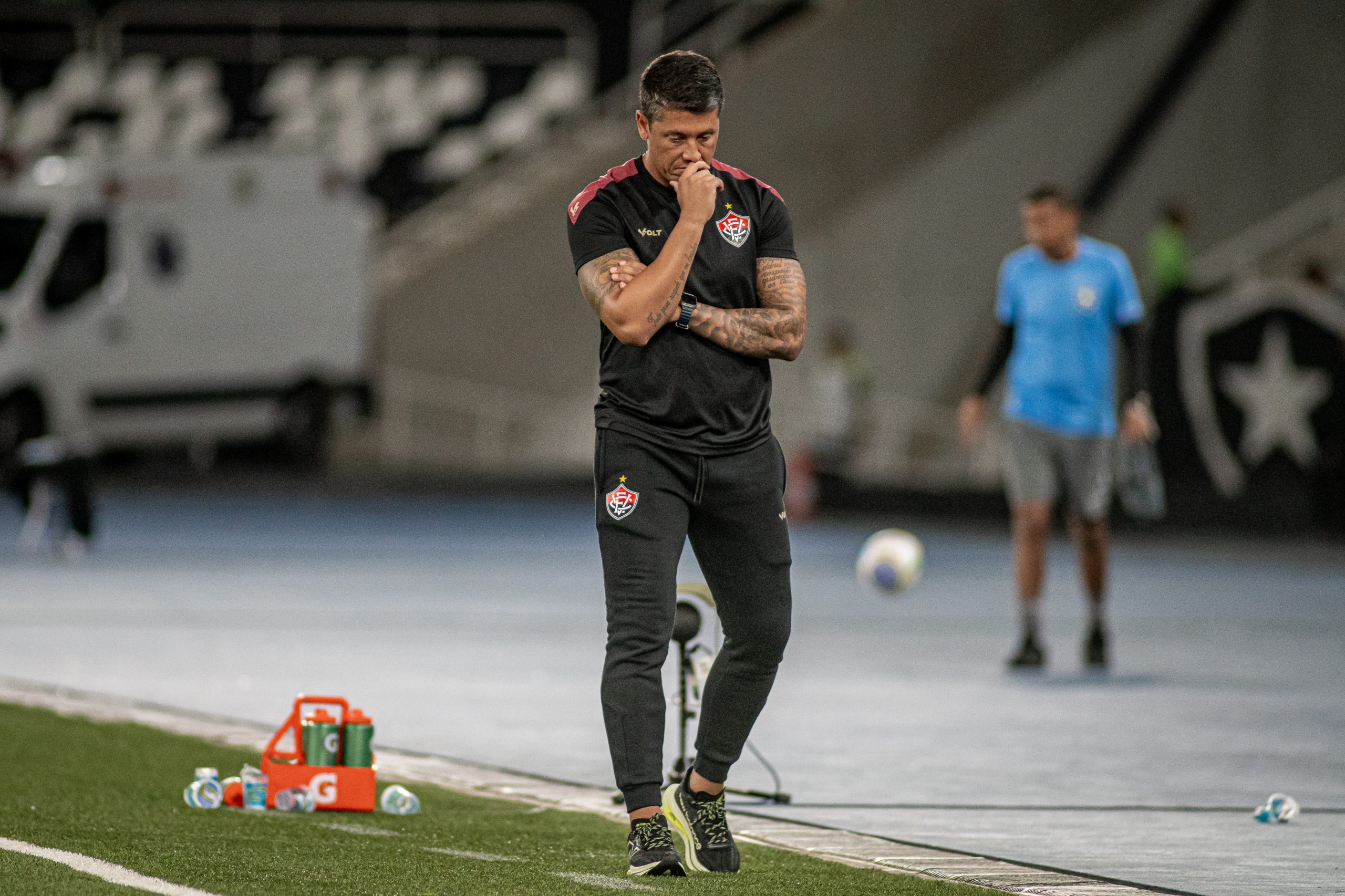 Thiago Carpini, técnico do Vitória, em jogo contra o Botafogo Foto: Victor Ferreira/EC Vitória