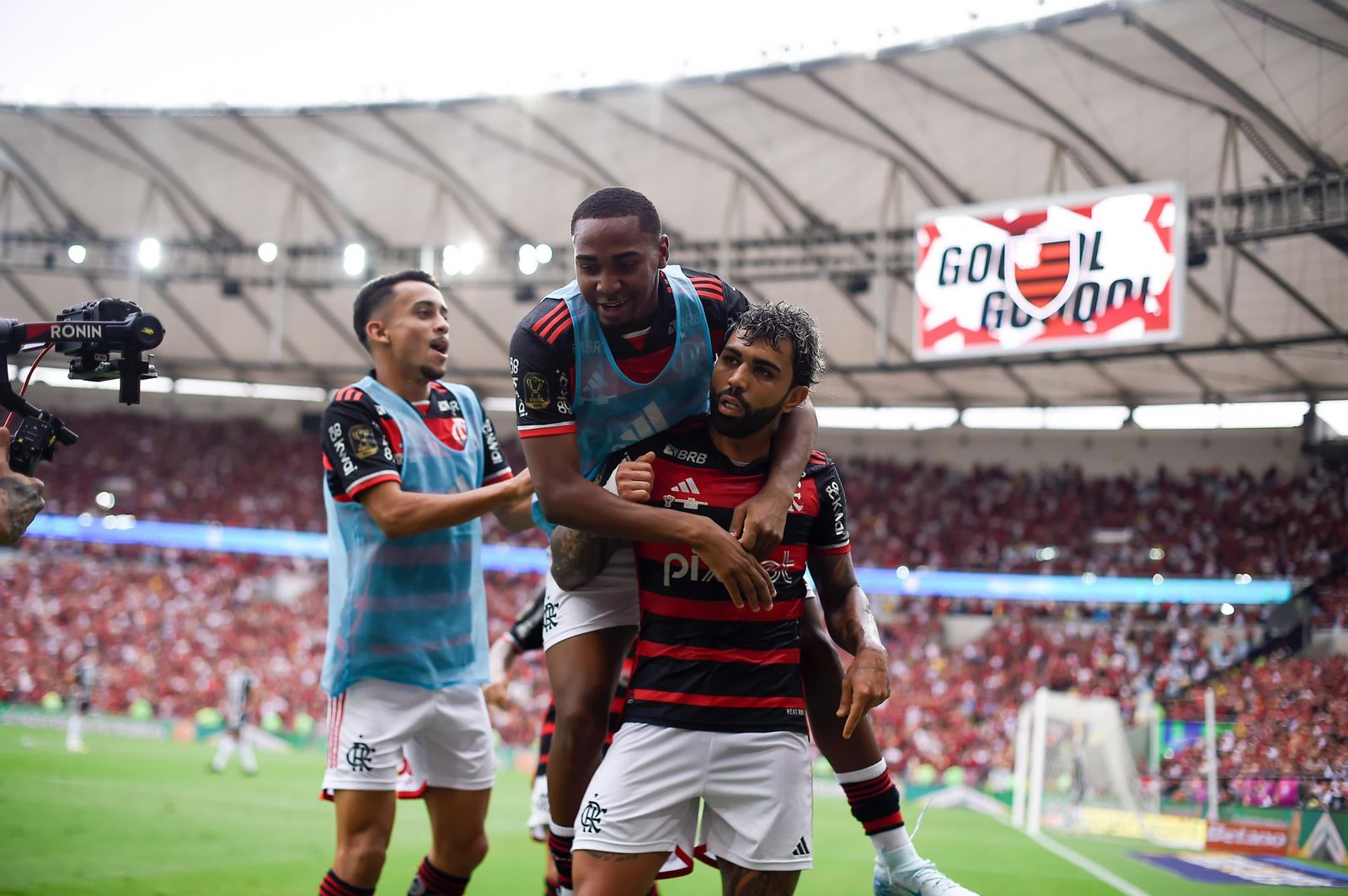 Gabigol foi o craque do primeiro jogo da decisão. Foto: Marcelo Cortes/CRF