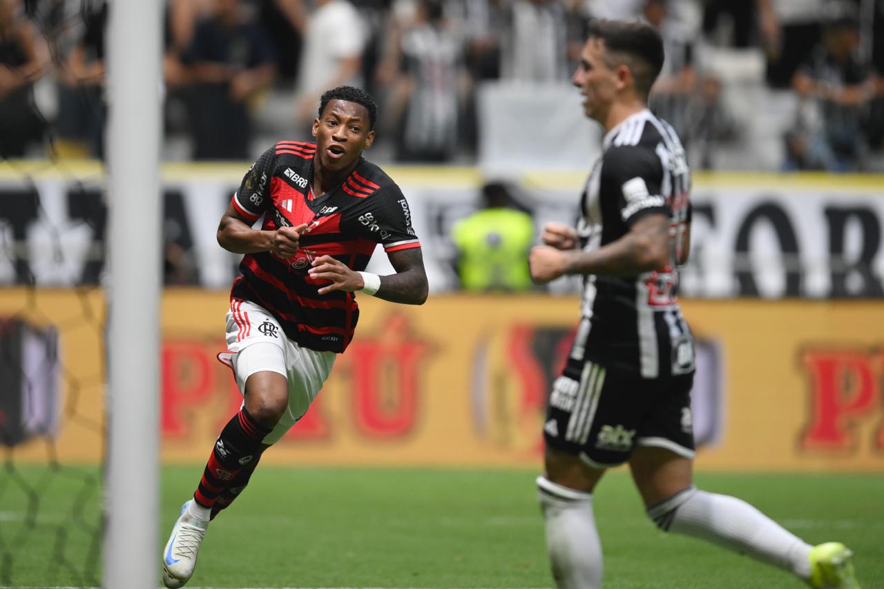 Gonzalo Plata faz o gol que dá o pentacampeonato da Copa do Brasil para o Flamengo. Photo by Pedro Vilela/Getty Images