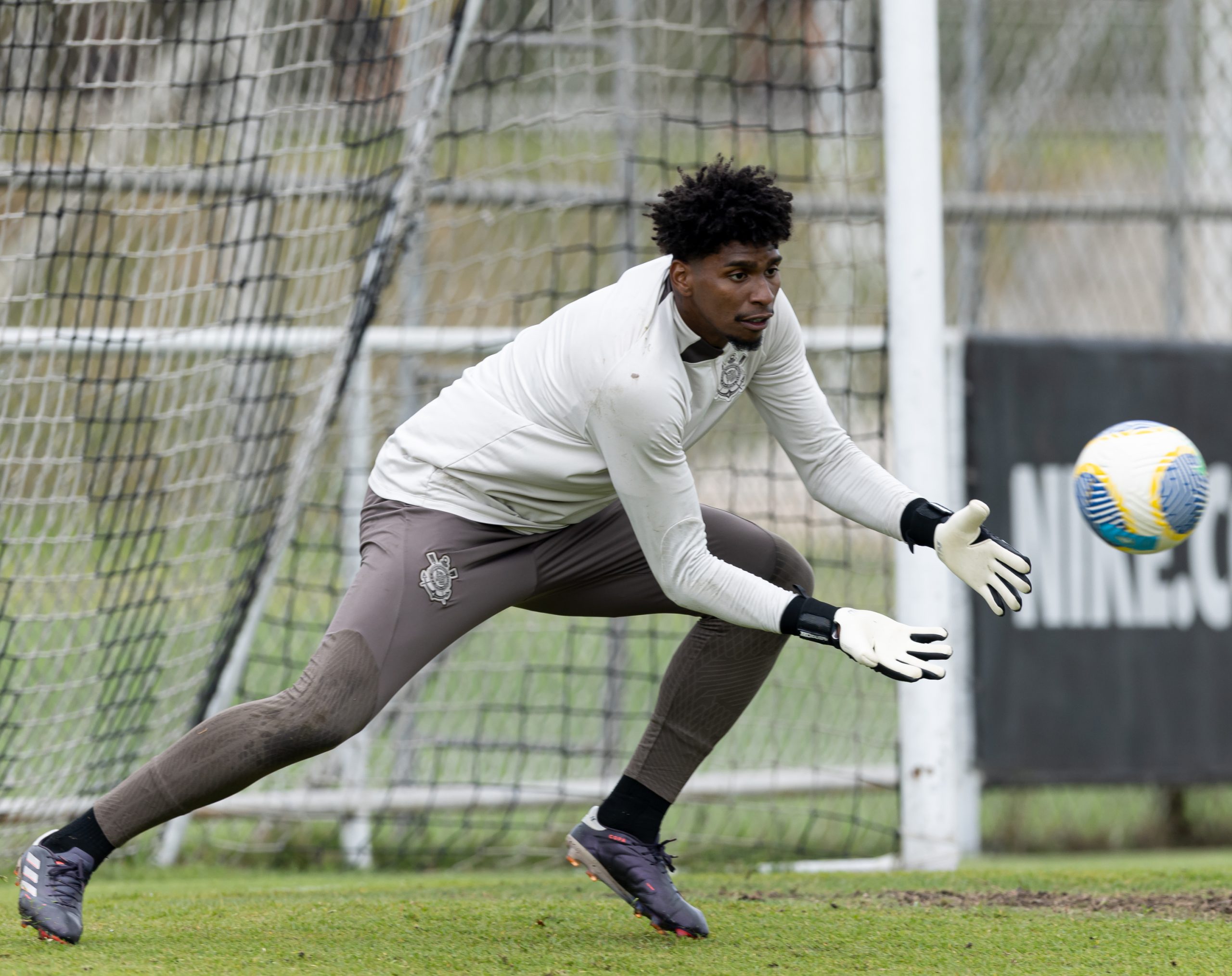 Corinthians tem nova garantia de pagamento por Hugo Souza rejeitada pelo Flamengo. (Foto: Rodrigo Coca/Agência Corinthians)