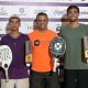 Cahu de roxo e Cavalieri de verde com Gilson França de laranja na premiação e dupla em ação durante a final (Foto: Fotop)