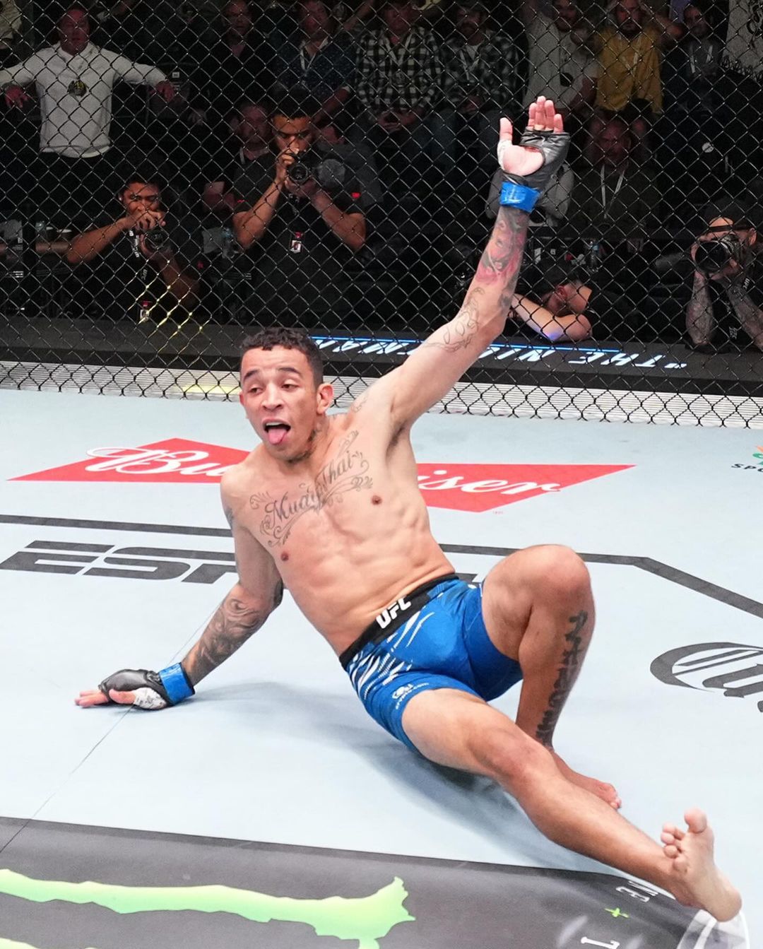 Carlos Prates vence mais uma por nocaute (Foto: Divulgação/Instagram Oficial UFC)