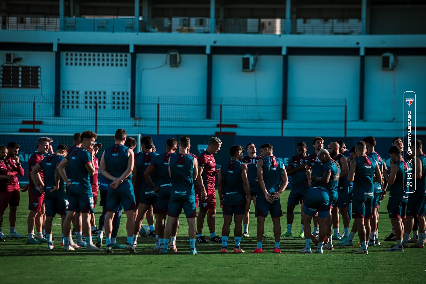 Vojvoda comanda treino do Fortaleza. (Foto: Leonardo Moreira/FEC)