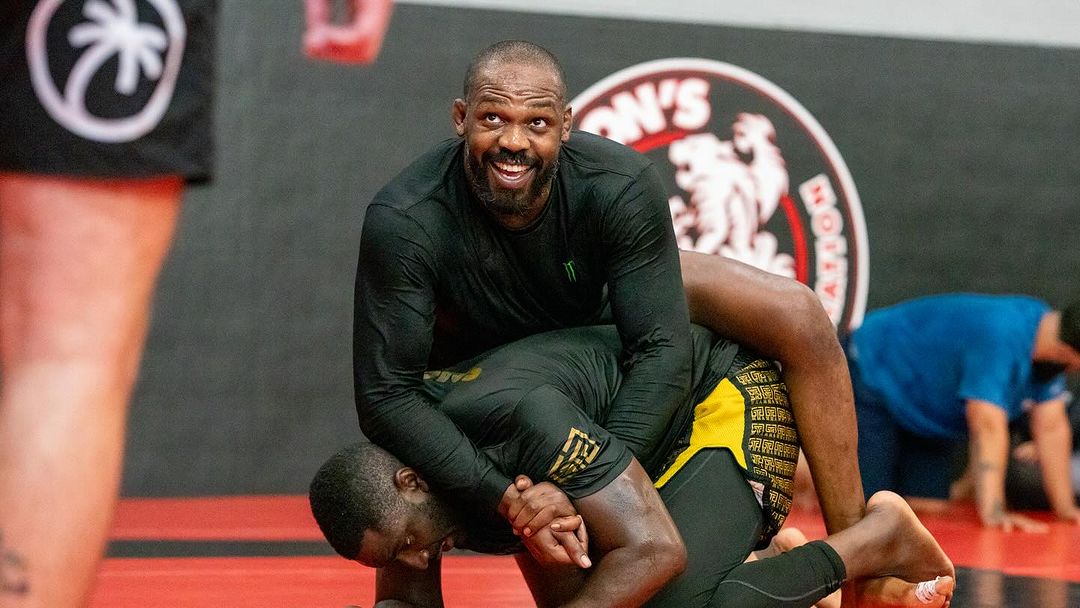 Jon Jones treina para o UFC 309 (Foto: Reprodução/Instagram)