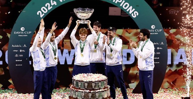 Itália levanta o troféu (Foto: Getty Images for ITF)