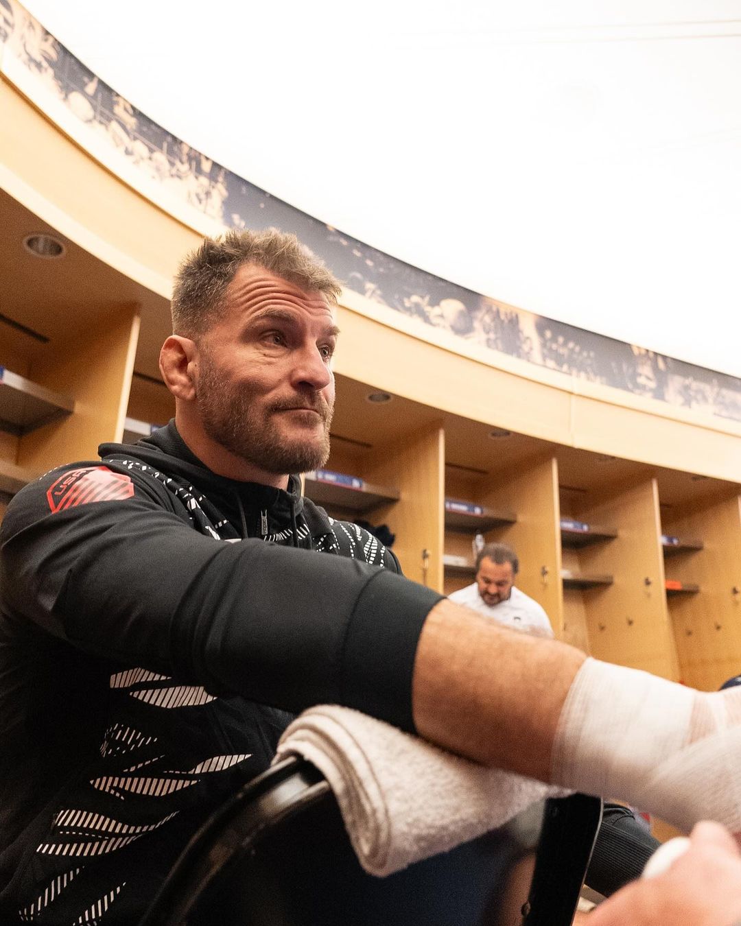 Miocic anunciou sua aposentadoria do MMA (Foto: Divulgação/Instagram Oficial UFC)