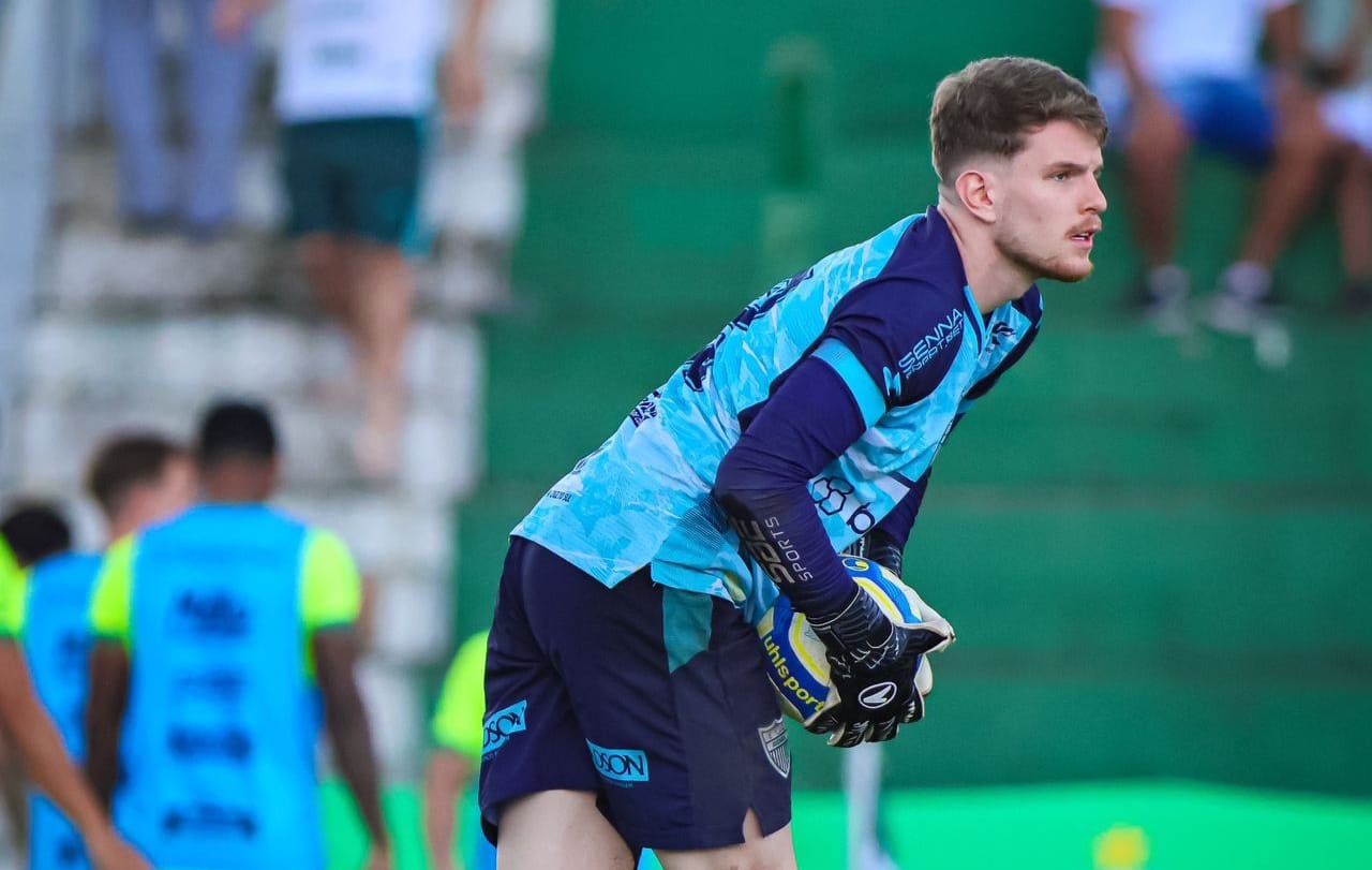 Gabriel Toebe em ação pelo Avenida