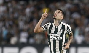 Hugo comemorando contra a LDU. (Foto: Vitor Silva/Botafogo)