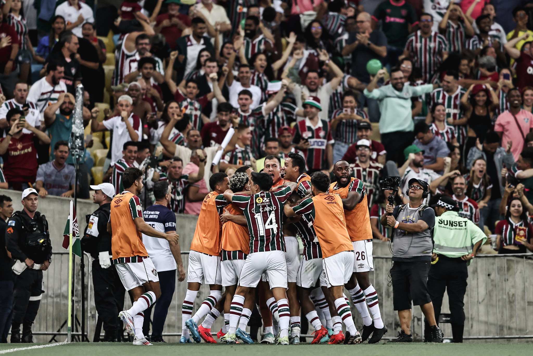 Fluminense fez dever de casa e depende de si na última rodada (FOTO: LUCAS MERÇON / FLUMINENSE F.C.)