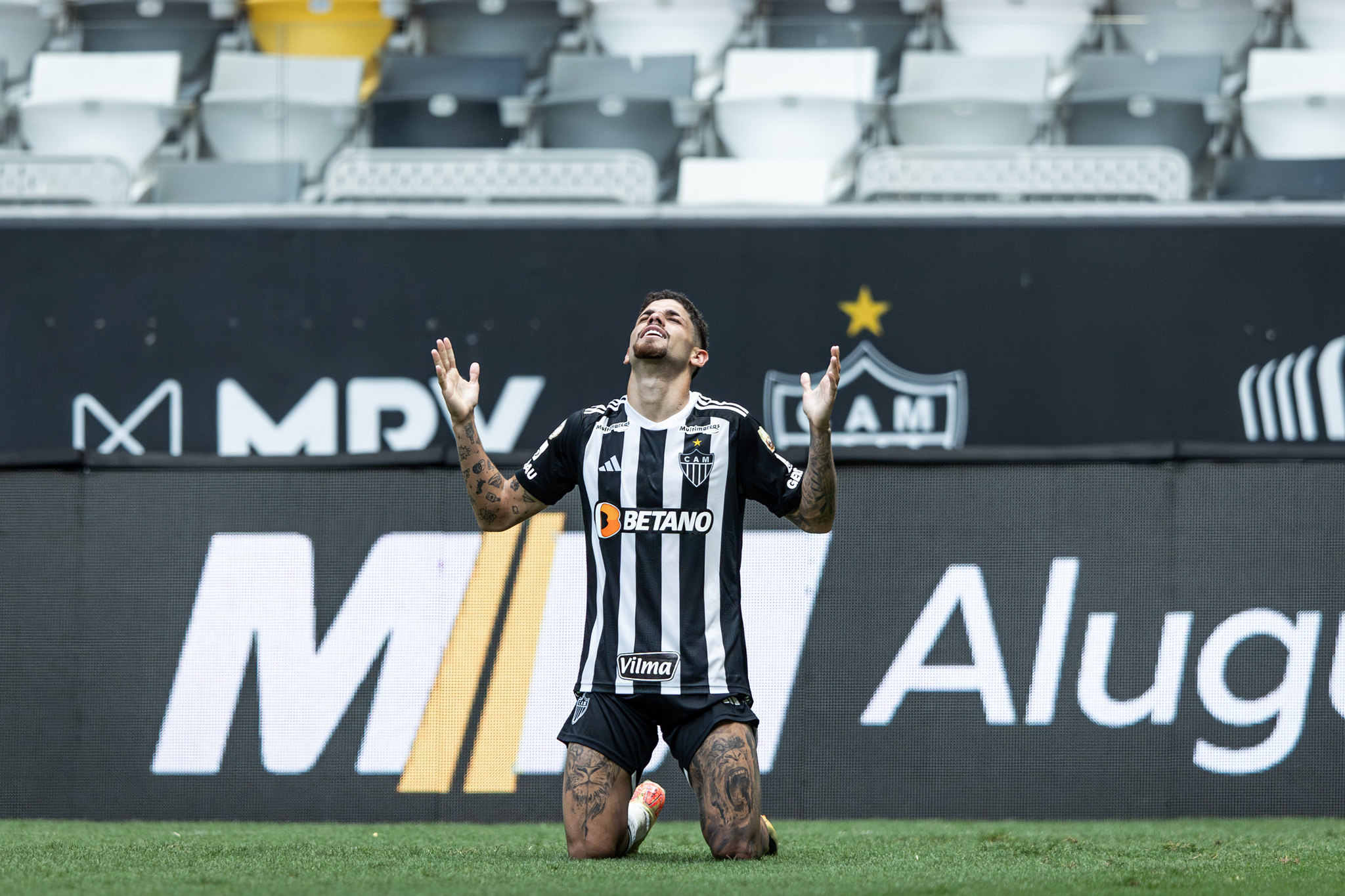 Rubens comemora o gol anotado na vitória sobre o Athletico, na 38ª rodada do Campeonato Brasileiro de 2024. Foto: Pedro Souza | Atlético-MG