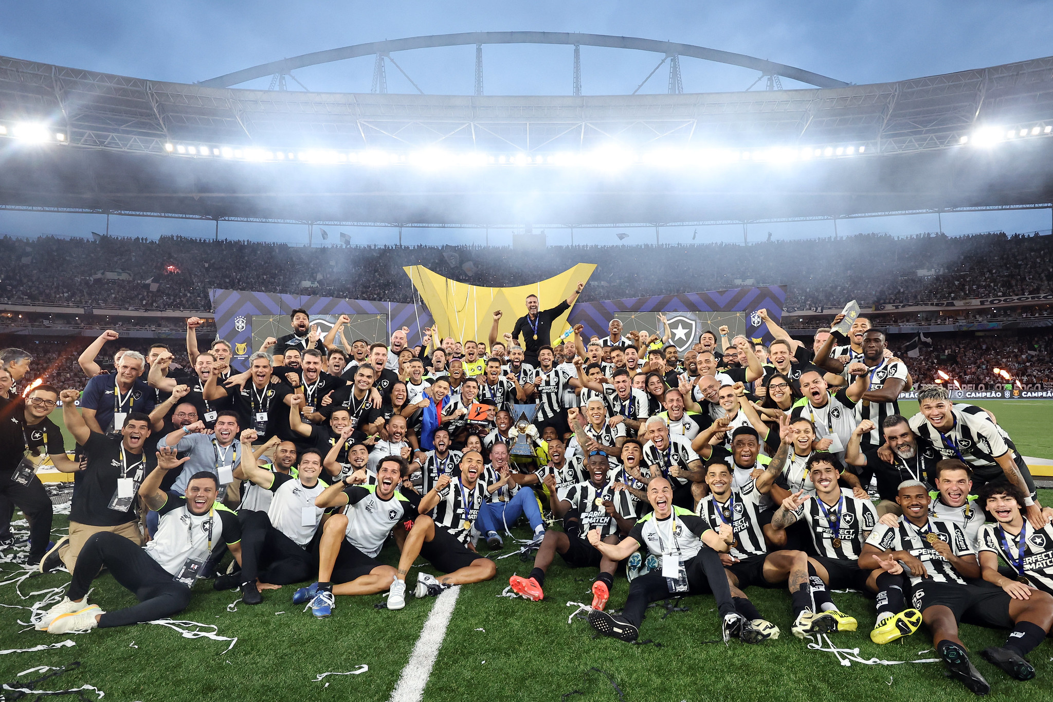 Botafogo comemorando. (Foto: Vitor Silva/Botafogo)