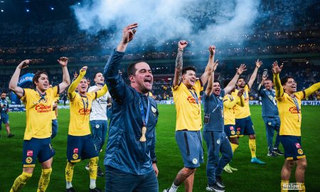 André Jardine comemorando a conquista do Campeonato Mexicano. (Foto:Divulgação/Club America)