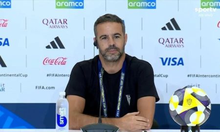 Artur Jorge durante coletiva. (Foto:Reprodução/Sportv)