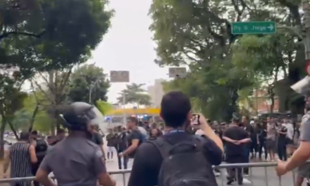 Torcida do Corinthians se manifestou contra decisão de Romeu Tuma Jr. (Foto: Reprodução)