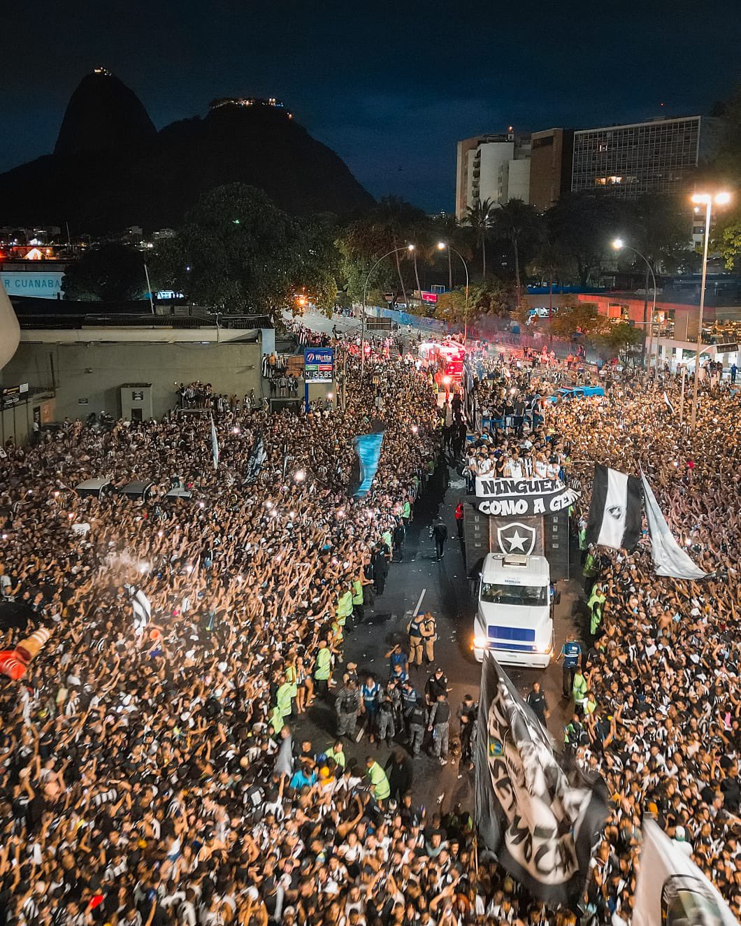 Desfile Botafogo. (Foto: Divulgação/Botafogo)