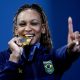 A ginasta brasileira Rebeca Andrade conquista a medalha de ouro na final do solo em Paris 2024