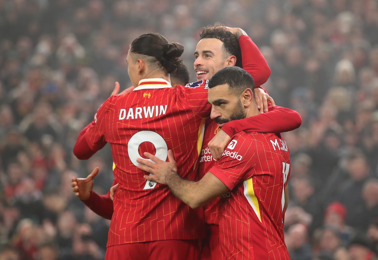 Jogadores do Liverpool comemorando o gol de Gakpo. (Foto: Jan Kruger/Getty Images)