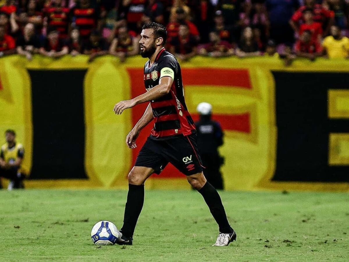 Luciano Castán em ação pelo Sport. (Foto: Paulo Paiva/SCR)