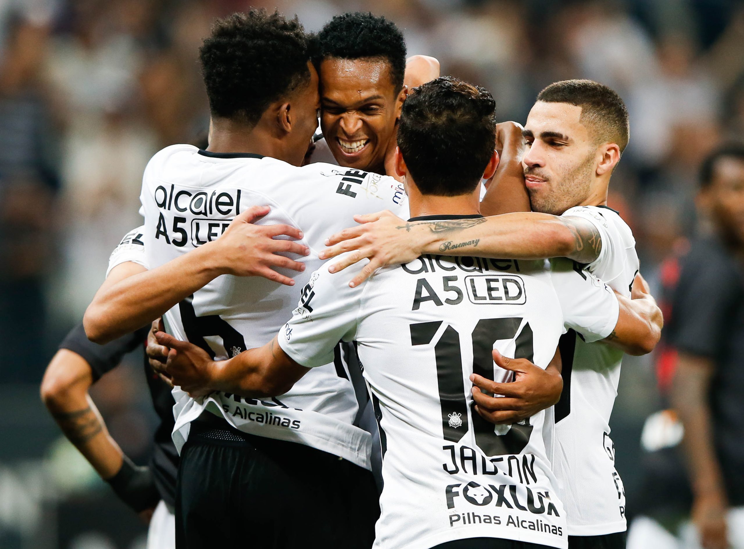 Jogador ex-Corinthians paga pensão pendente e é solto novamente. (Foto: Alexandre Schneider/Getty Images)