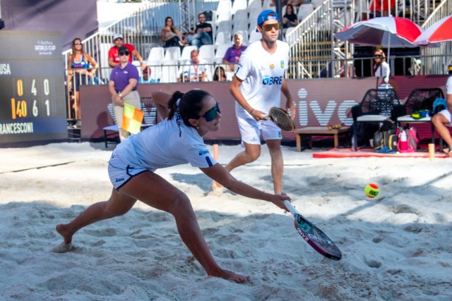 Isa Massaioli e Davi Ballerini (Foto: Ivan Sorti/Copa do Mundo de Beach Tennis)