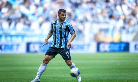 João Pedro em ação pelo Grêmio (Foto: Lucas Uebel / Grêmio)