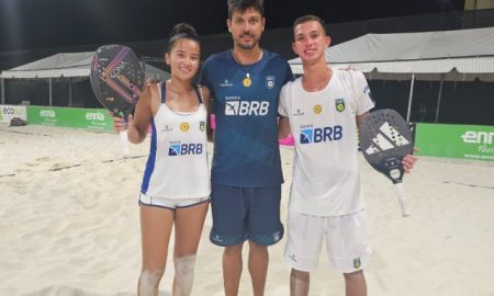 Marcus Ferreira ao centro com Caio Gazoli e Maria Nakamura (Foto: Divulgação)