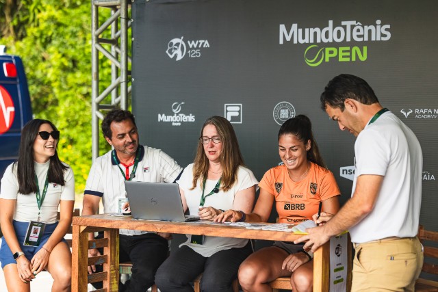 Sorteio com presença de Carol Meligeni (Foto: Caio Graça / Green Fotografias)