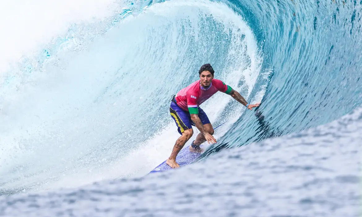 Gabriel Medina surfa nas Olimpíadas. (Foto: William Lucas/COB)