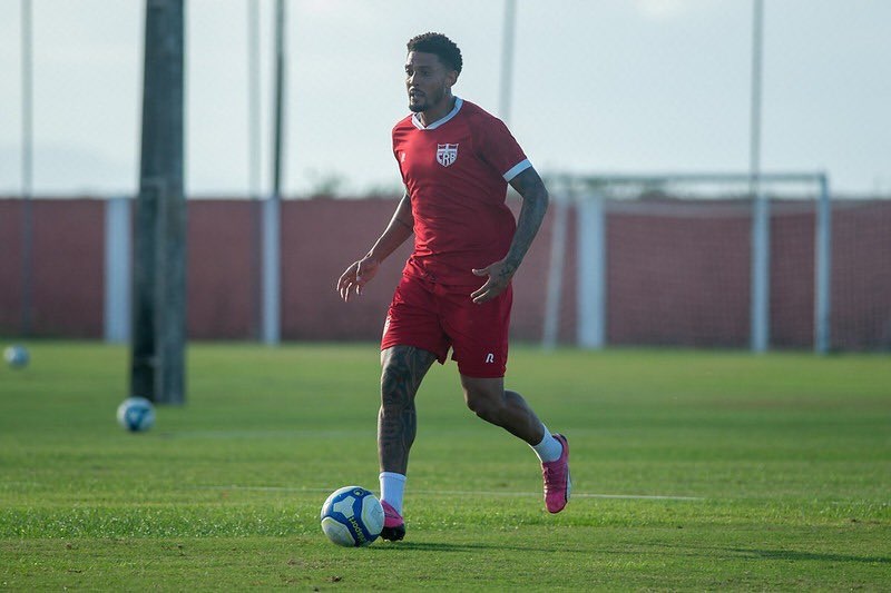 Willian Formiga em ação pelo CRB. (Foto: Francisco Cedrim/CRB)