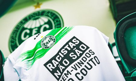 Camisa do Coritiba com mensagem antirracista. (Foto: Rafael Ianoski/CFC)