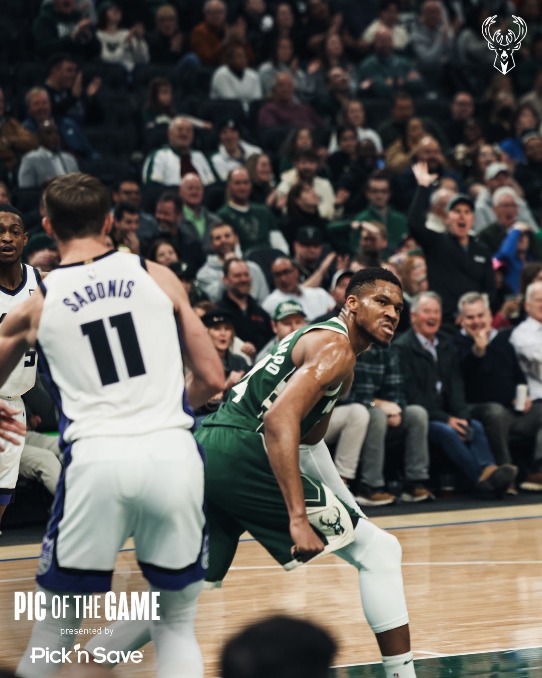 Giannis em vitória dos Bucks na NBA. (Foto: Divulgação/Bucks)