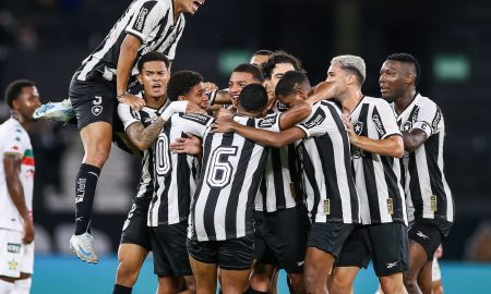 Time do Botafogo na vitória sobre a Portuguesa-RJ. (Foto:Arthur Barreto/Botafogo)