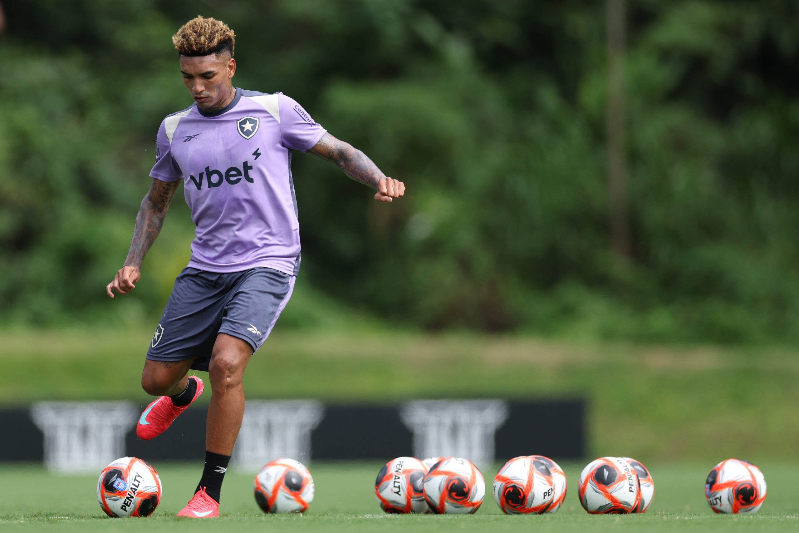 Igor Jesus no treino do Botafogo (Foto: Vítor Silva/Botafogo)