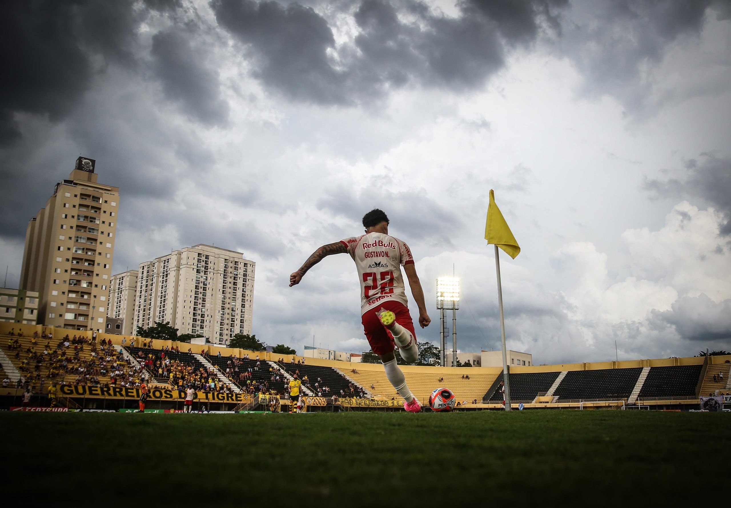 Gustavo Neves, jogador do Red Bull Bragantino. (Foto: Ari Ferreira/Red Bull Bragantino)