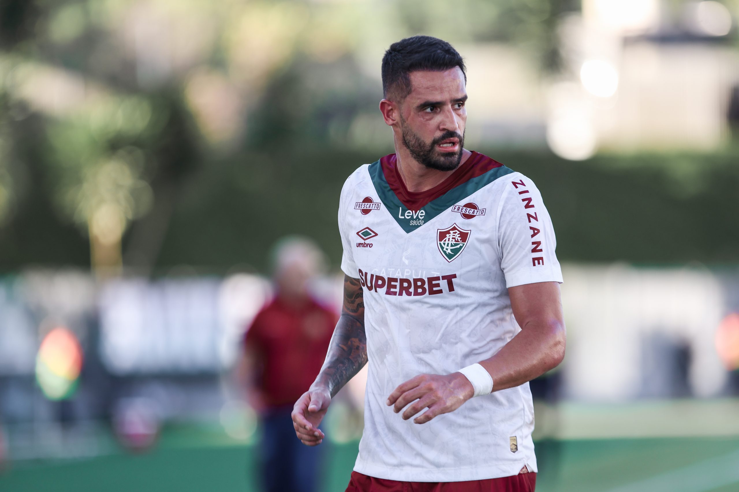 renato augusto sofreu uma lesão no ombro e o comando da armação de jogadas pode cair no colo de xerém mais uma vezFOTO: LUCAS MERÇON / FLUMINENSE F.C.