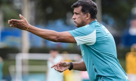 Wesley Carvalho é o técnico interino. (Foto: Gustavo Aleixo/Cruzeiro)