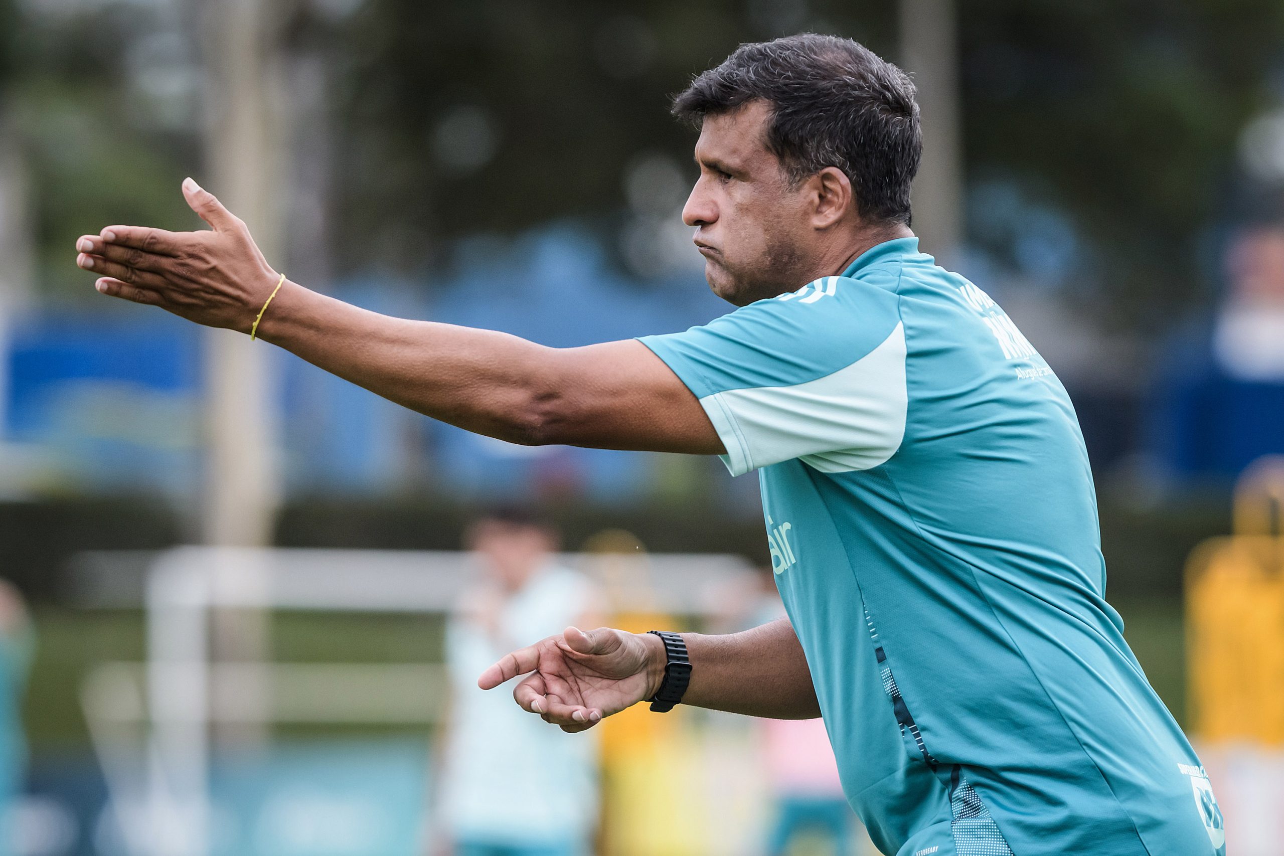 Wesley Carvalho é o técnico interino. (Foto: Gustavo Aleixo/Cruzeiro)