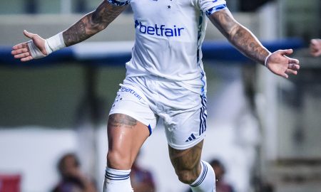 Gabigol marca três vezes. (Foto: Gustavo Aleixo/Cruzeiro)