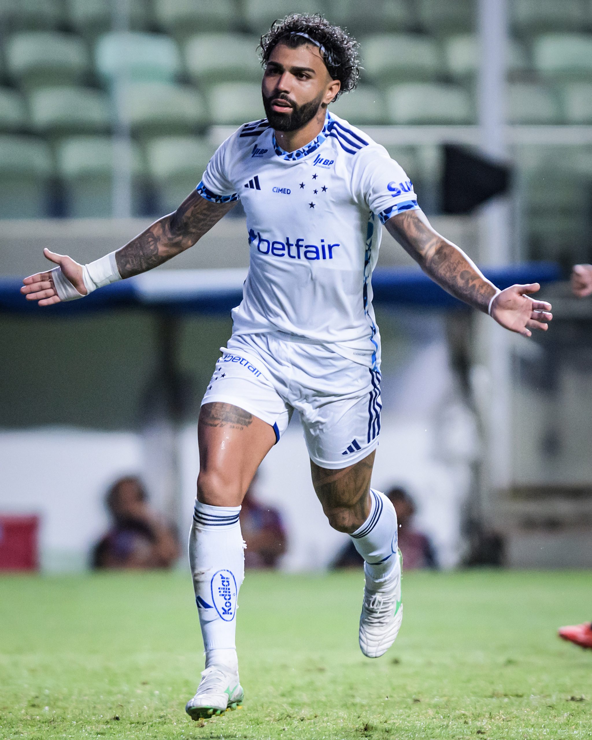 Gabigol marca três vezes. (Foto: Gustavo Aleixo/Cruzeiro)