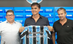 Gustavo Quinteros é apresentado como técnico do Grêmio