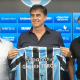 Gustavo Quinteros é apresentado como técnico do Grêmio