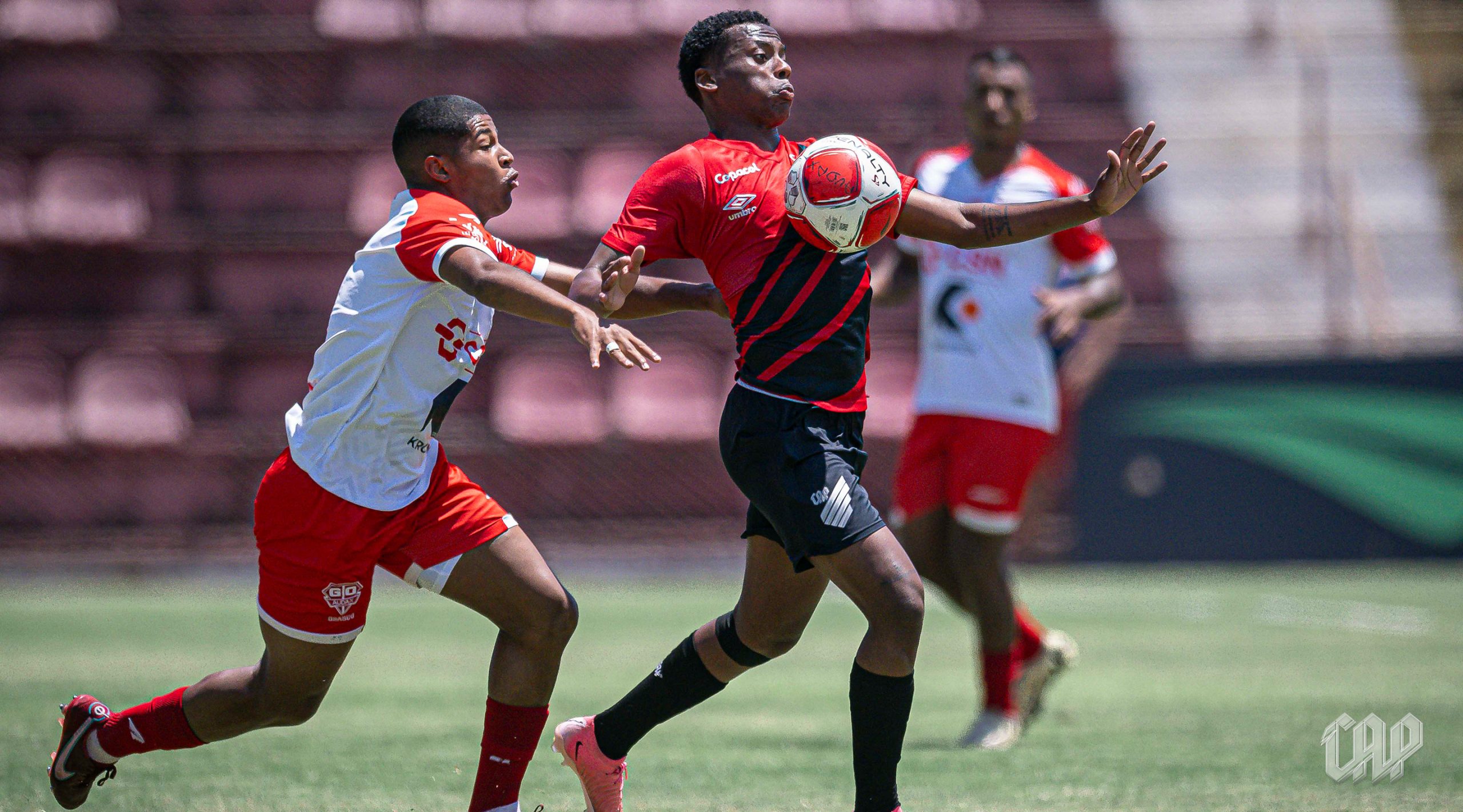 Audax e Athletico em ação pela Copinha. (Foto: Anderson Lira/CAP)