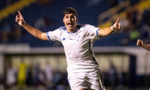 Cauan Baptistela marca e dá uma assistência em vitória do Cruzeiro contra o Imperatriz na Copinha. Foto: Guilherme Veiga/Copinha