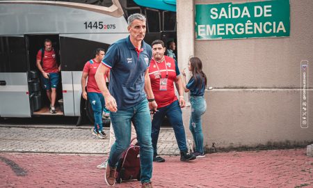 Vojvoda valoriza a primeira vitória na Copa do Nordeste e comenta sobre os jogadores que permaneceram do ano passado. (Mateus Lotif/FEC)