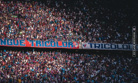 Torcida do Fortaleza na Arena Castelão. (Foto: Mateus Lotif/FEC)