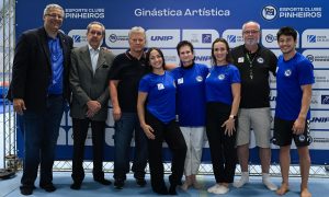 Julia Soares na coletiva de imprensa no ECP