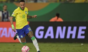 Neymar em partida de futebol pela Seleção Brasileira